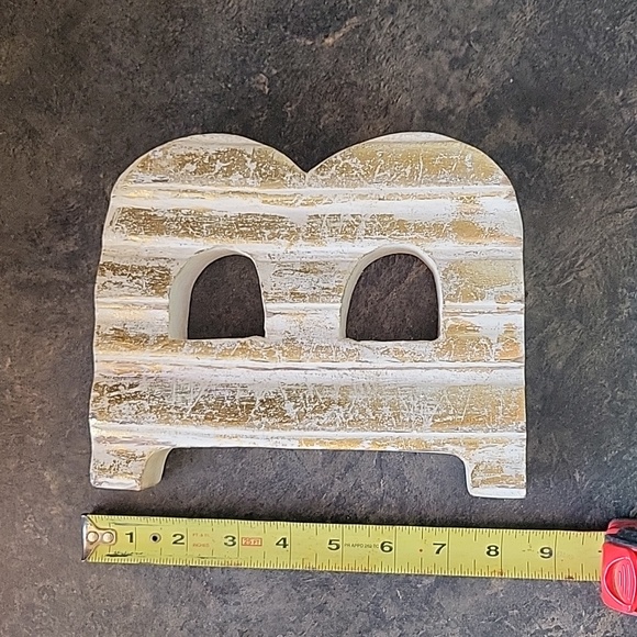 Letter 'B' Decoration - Picture 2 of 6